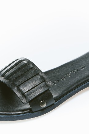 Traction Black Leather Slide