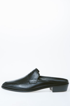 Black Leather Jett Slide