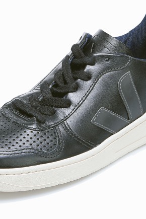 V10 Black Leather Graphite Sneaker